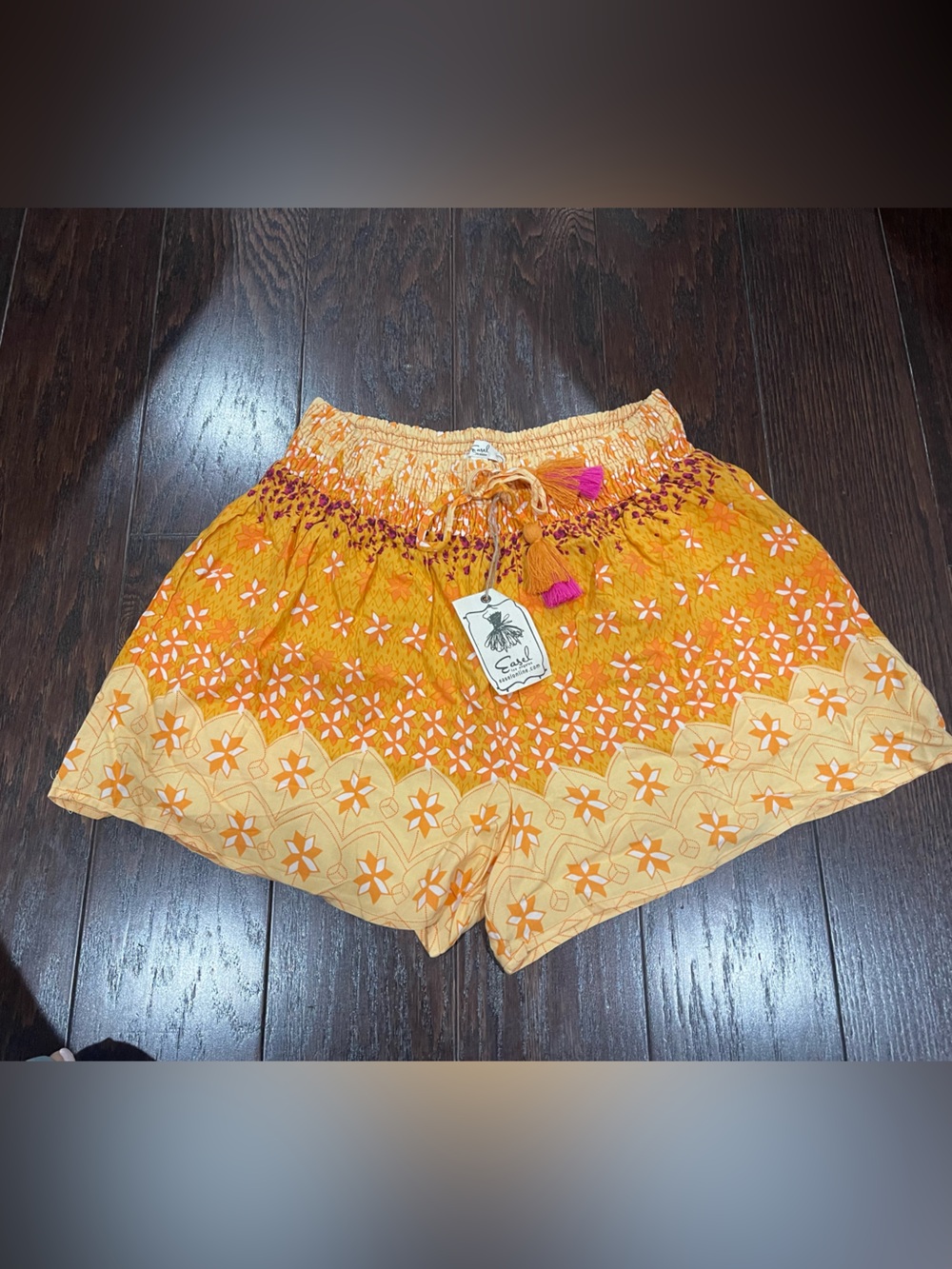Easel Los Angeles Women Geometric Orange Short Elastic Waist Tassel Small NEW